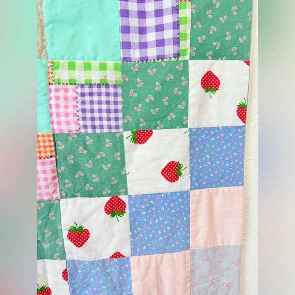 Vintage 70s Handmade Cotton Patchwork Strawberry Elf Quilt Single - Picture 3 of 5
